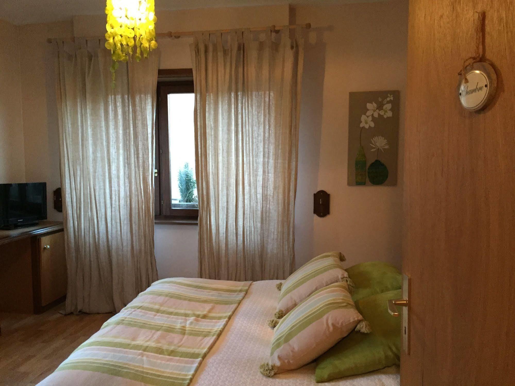 Schwenheim Chambres D'Hotes L'Ecrin Des Saveurs מראה חיצוני תמונה